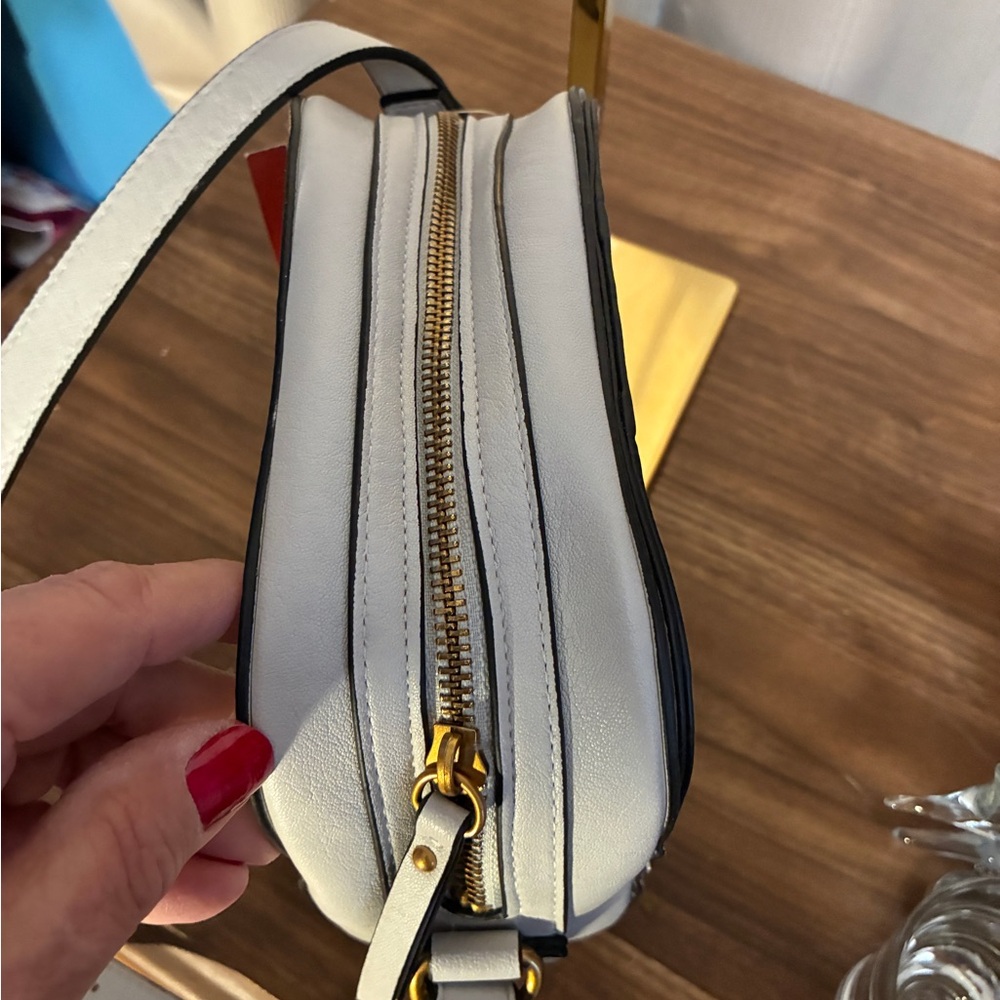 Rosetti White Quilted Dome Crossbody with Gold Logo NWT - Picture 9 of 17